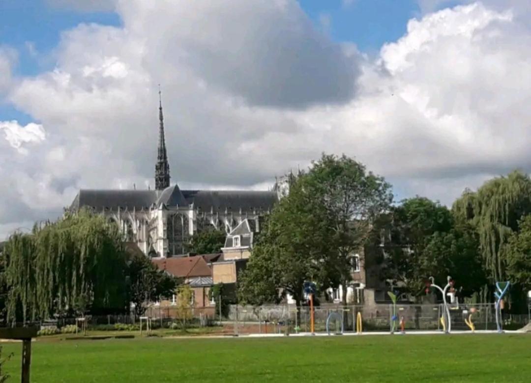 Maison Confortable, Terrasse Et Jardin A Amiens Kültér fotó